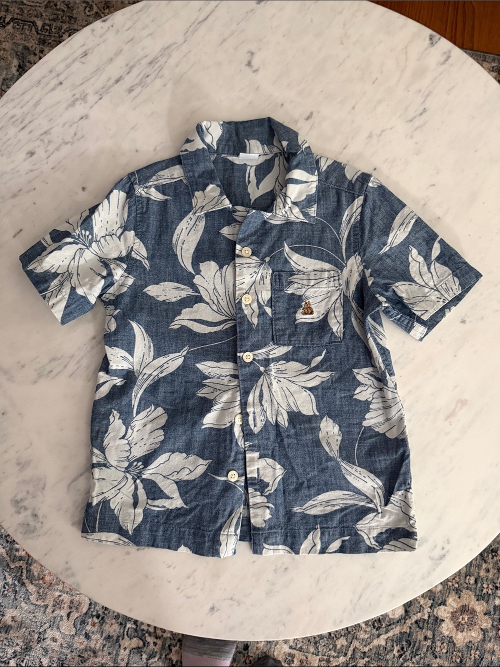 GAP Blue and White Floral Short-Sleeve Button-Up Shirt